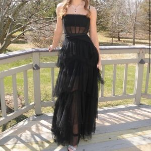 OLY TIERED RUFFLE TULLE EVENING GOWN size 2
